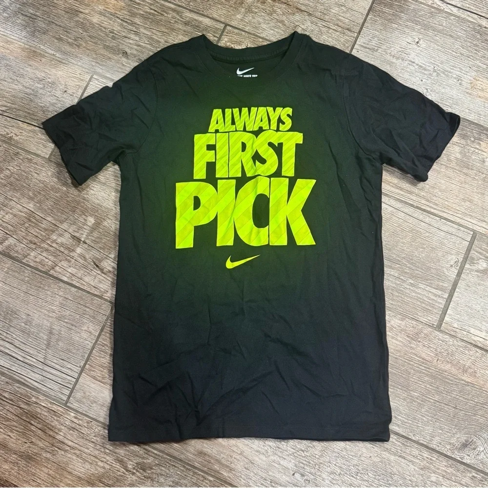 Nike Shirt​​